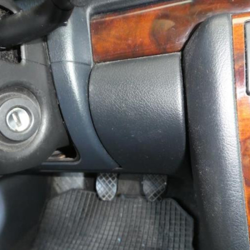 Pretensionneur de ceinture arriere gauche AUDI A4 1 Photo n°11