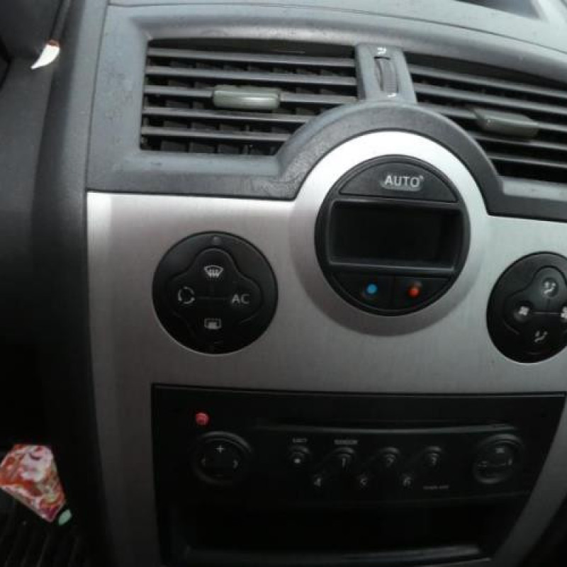 Pretensionneur de ceinture arriere gauche RENAULT MEGANE 2 Photo n°11