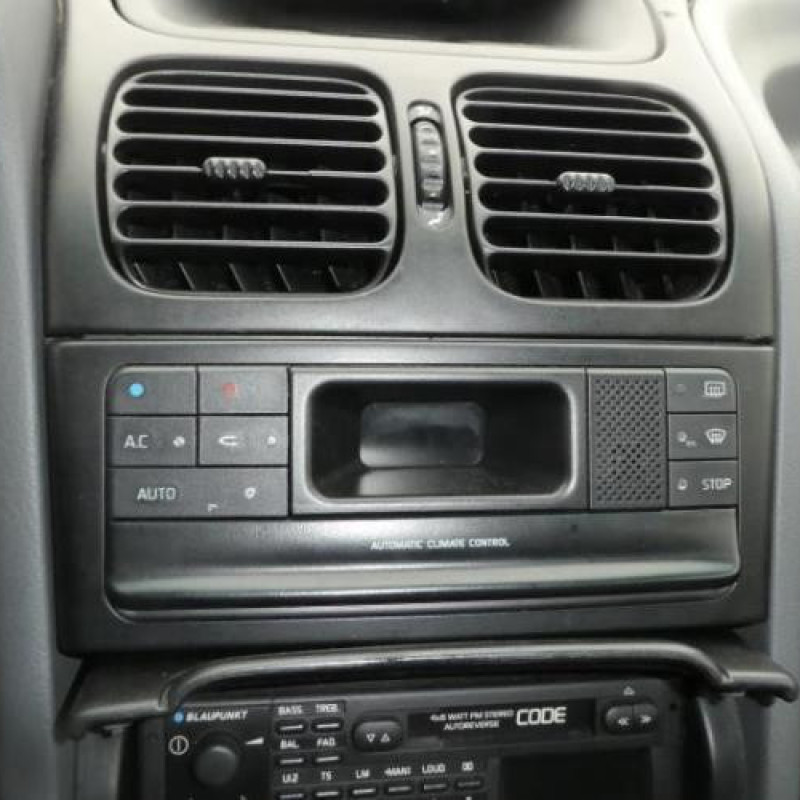 Pretensionneur de ceinture avant droit RENAULT LAGUNA 1 Photo n°12