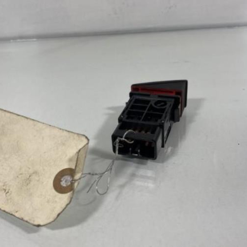 Bouton de warning HYUNDAI MATRIX Photo n°3