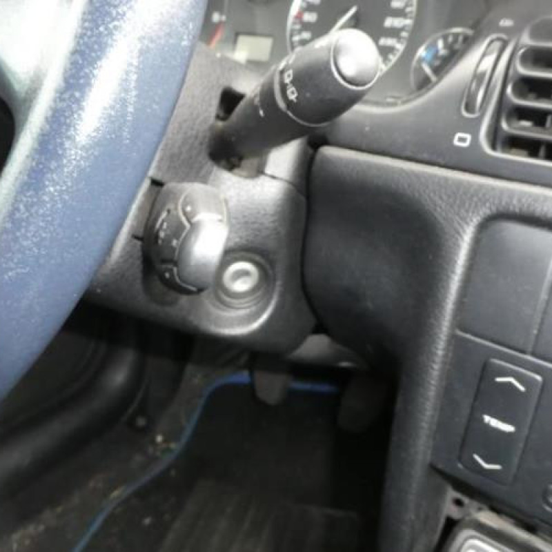 Verin de coffre PEUGEOT 406 Photo n°9
