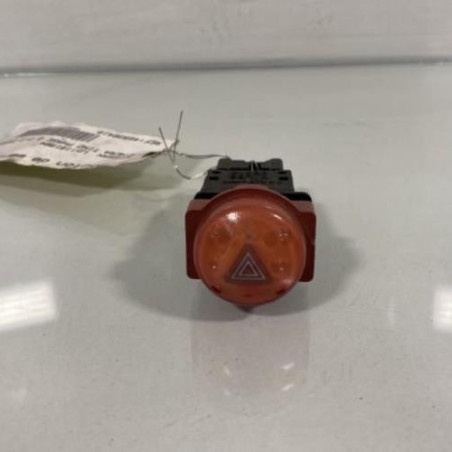 Bouton de warning NISSAN ALMERA TINO Photo n°1
