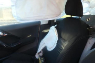 Interrupteur de leve vitre avant gauche PEUGEOT 208 1