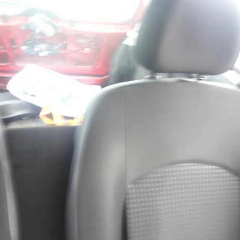 Pretensionneur de ceinture avant droit PEUGEOT 206+ Photo n°9