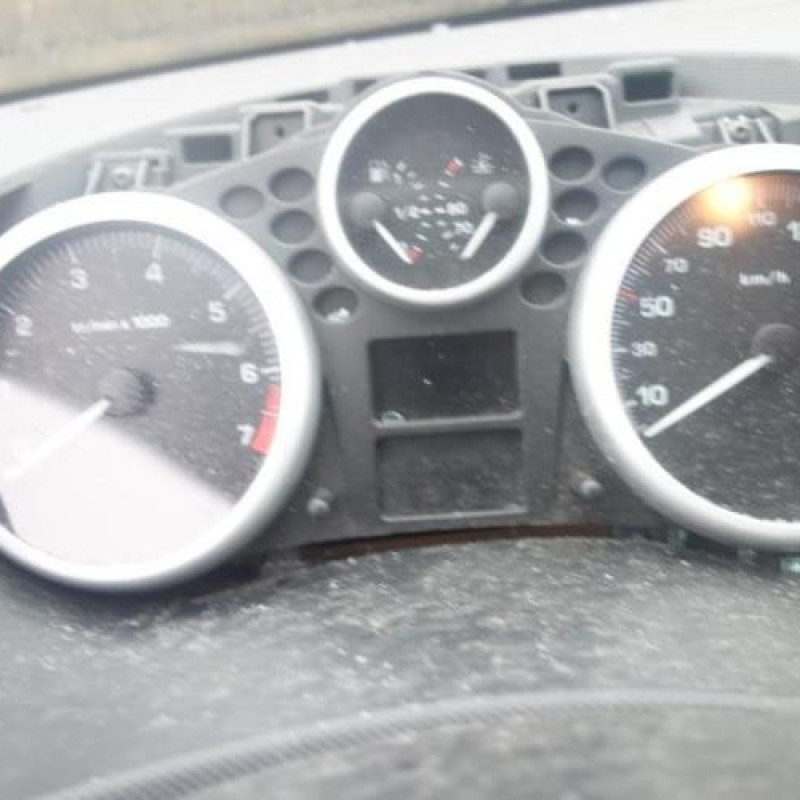 Pretensionneur de ceinture avant droit PEUGEOT 206+ Photo n°12