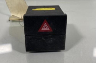Bouton de warning OPEL MERIVA A Photo n°1
