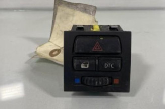 Bouton de warning BMW SERIE 3 E90 Photo n°1
