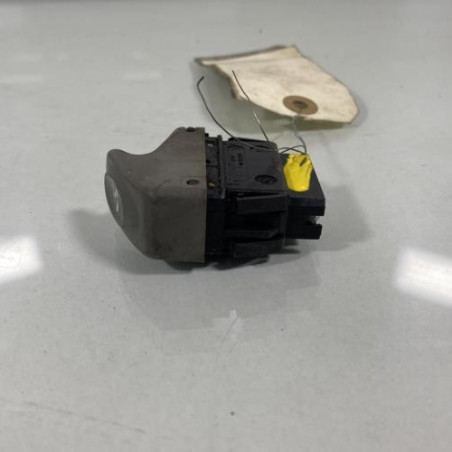 Interrupteur de leve vitre avant droit RENAULT TWINGO 1