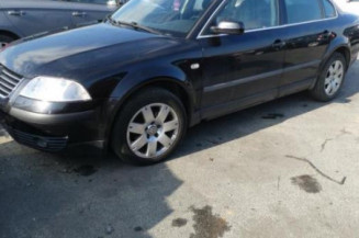 Pretensionneur de ceinture avant gauche VOLKSWAGEN PASSAT 4
