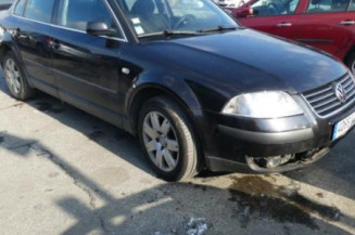 Pretensionneur de ceinture avant gauche VOLKSWAGEN PASSAT 4
