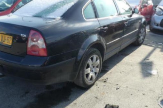 Pretensionneur de ceinture avant gauche VOLKSWAGEN PASSAT 4