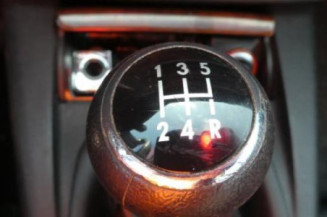 Pretensionneur de ceinture avant gauche VOLKSWAGEN PASSAT 4