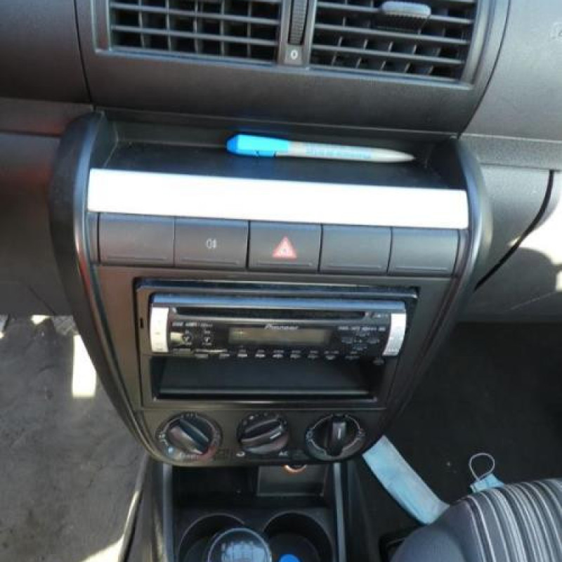 Face avant VOLKSWAGEN FOX Photo n°10