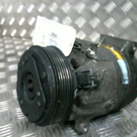 Compresseur clim RENAULT MEGANE 1 Photo n°1