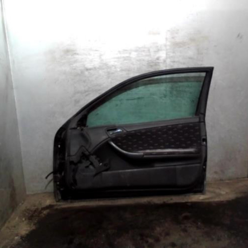 Porte avant droit MERCEDES CLASSE C 203 COUPE SPORT Photo n°2