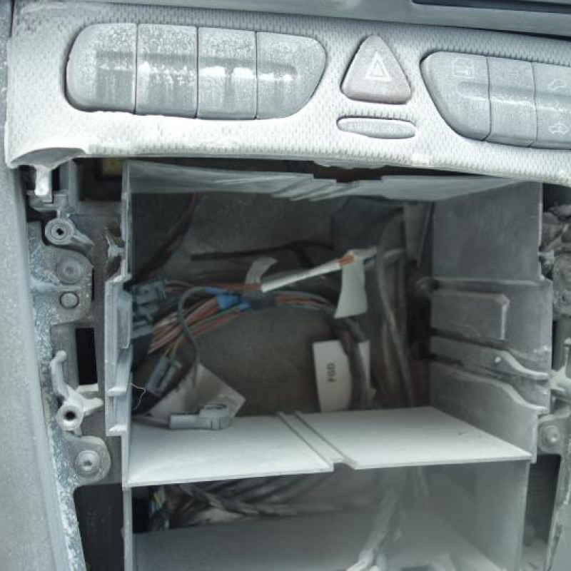 Porte avant droit MERCEDES CLASSE C 203 COUPE SPORT Photo n°9