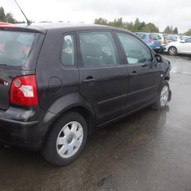 Malle/Hayon arriere VOLKSWAGEN POLO 4 Photo n°5