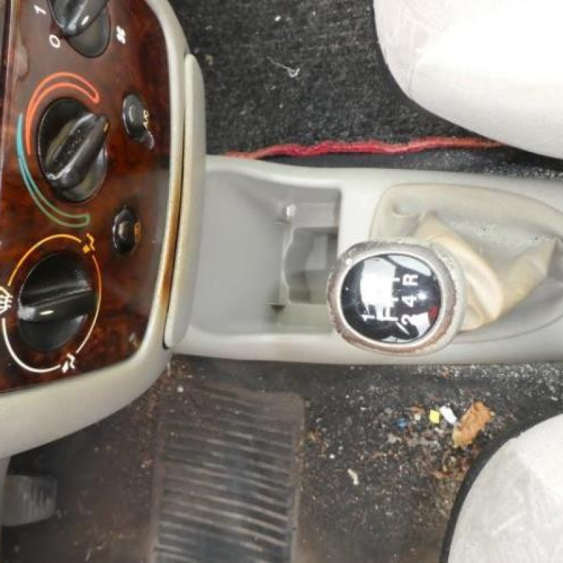 Porte avant droit FORD FIESTA 4 Photo n°12