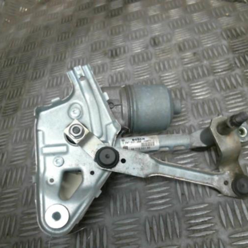 Moteur essuie glace avant gauche PEUGEOT 3008 1 Photo n°1
