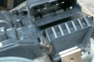 Moteur essuie glace avant gauche PEUGEOT 3008 1
