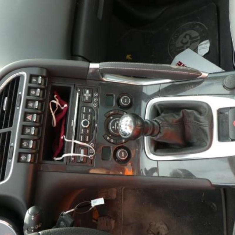 Moteur essuie glace avant gauche PEUGEOT 3008 1 Photo n°10