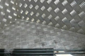 Verin de coffre MERCEDES CLASSE M 164 Photo n°1