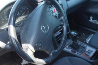 Pretensionneur de ceinture avant droit MERCEDES CLASSE E 210