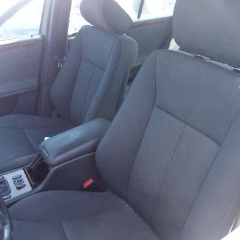 Pretensionneur de ceinture avant droit MERCEDES CLASSE E 210 Photo n°9