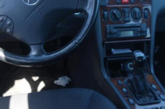 Pretensionneur de ceinture avant droit MERCEDES CLASSE E 210