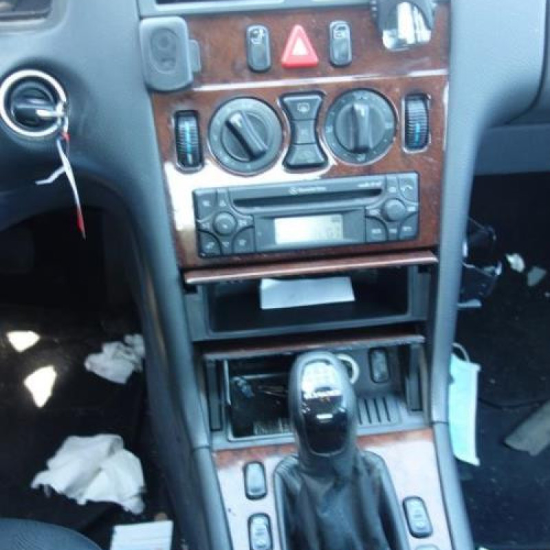 Pretensionneur de ceinture avant droit MERCEDES CLASSE E 210 Photo n°13