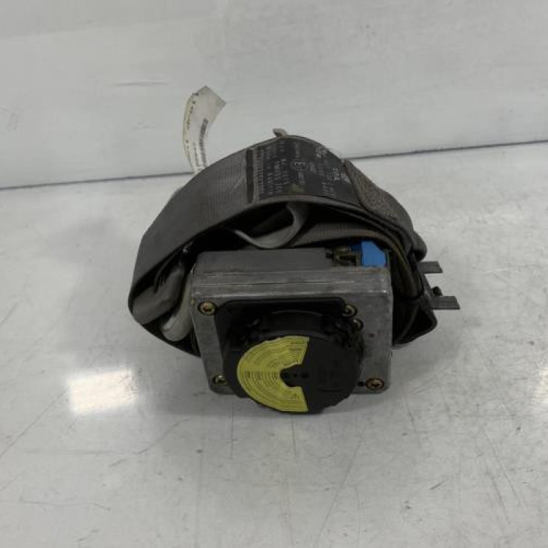 Pretensionneur de ceinture avant droit VOLKSWAGEN GOLF 4 Photo n°3