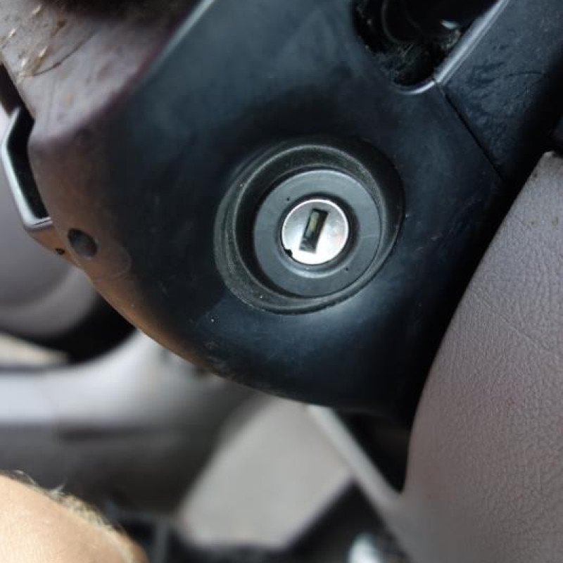 Pretensionneur de ceinture avant droit VOLKSWAGEN GOLF 4 Photo n°10