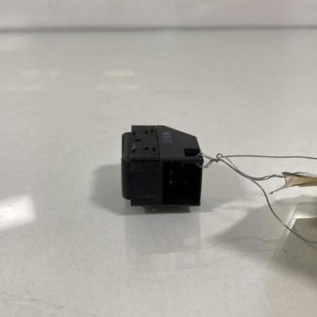 Interrupteur de leve vitre avant droit VOLKSWAGEN PASSAT 4