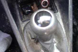 Pretensionneur de ceinture avant gauche VOLKSWAGEN GOLF 4