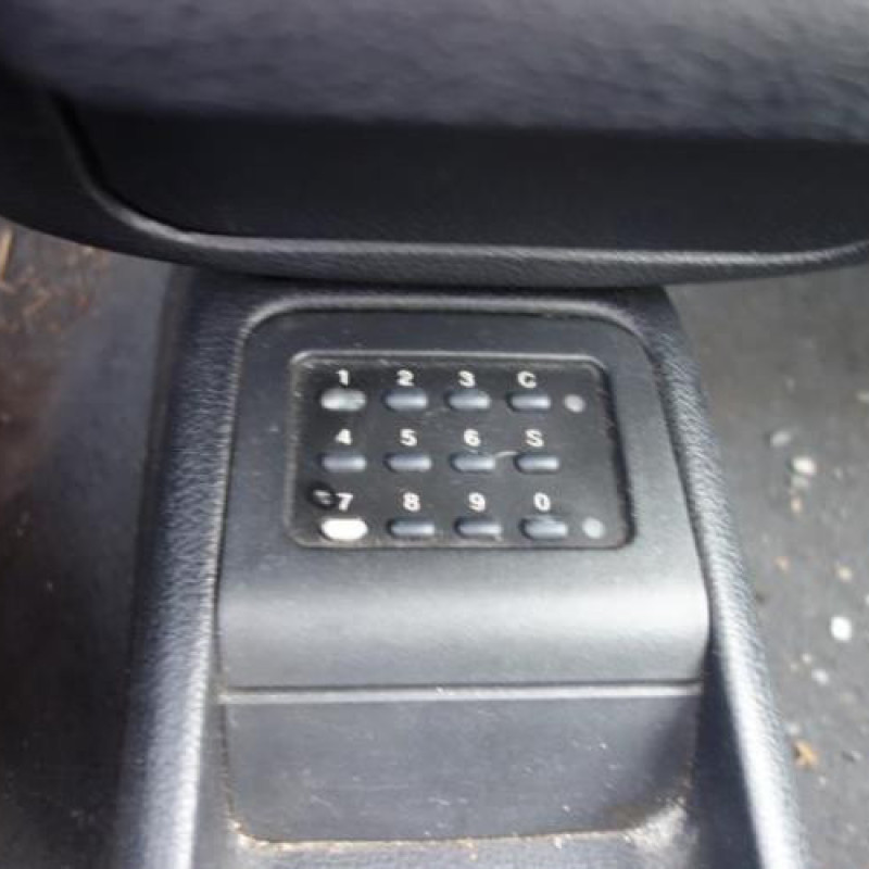 Porte avant droit PEUGEOT 106 Photo n°9