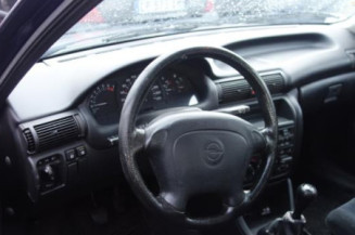 Serrure arriere droit OPEL ASTRA F