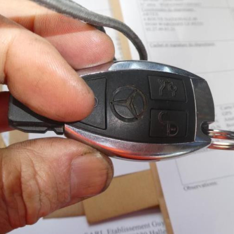 Pretensionneur de ceinture avant droit MERCEDES VITO 639 Photo n°18
