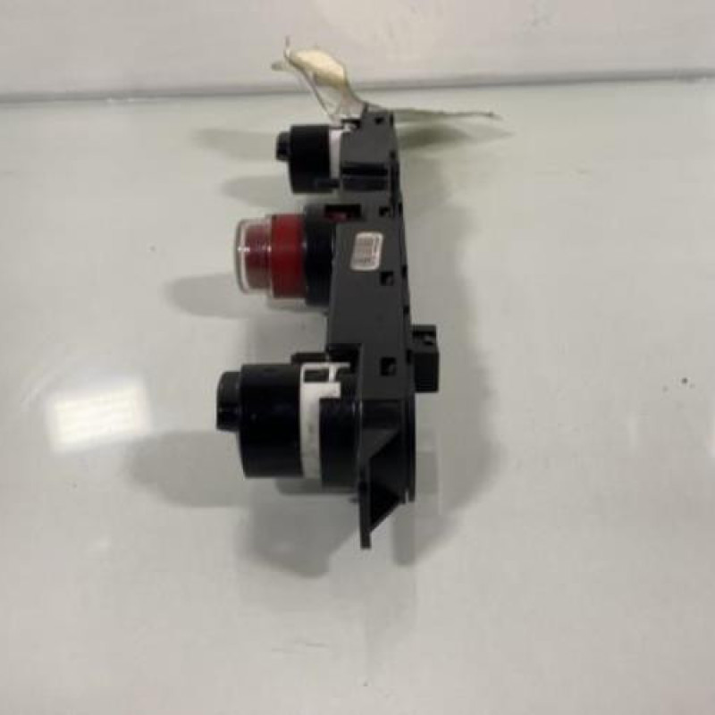 Bouton de warning FIAT 500 2 Photo n°2