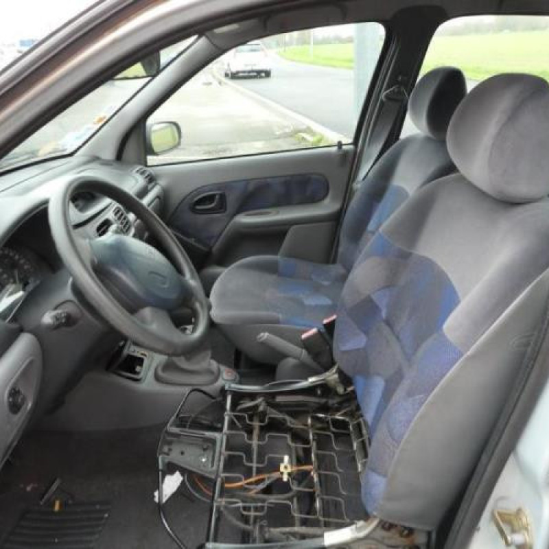 Moteur essuie glace arriere RENAULT CLIO 2 Photo n°8