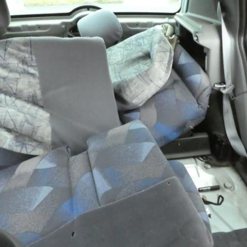Moteur essuie glace arriere RENAULT CLIO 2 Photo n°9