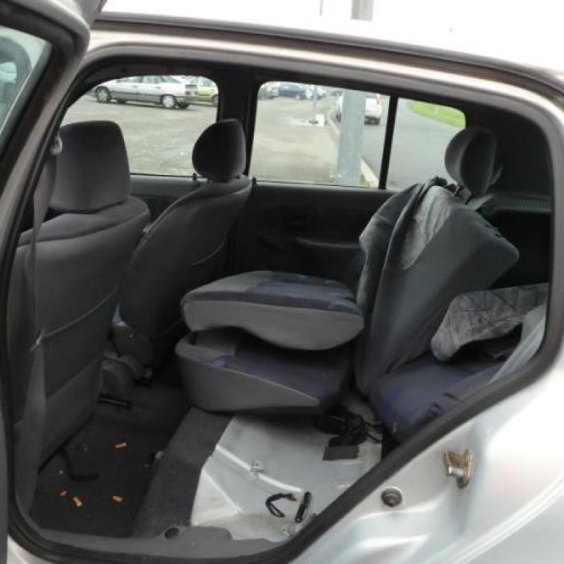 Moteur essuie glace arriere RENAULT CLIO 2 Photo n°11