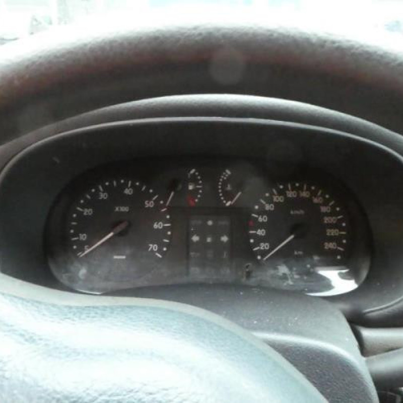 Moteur essuie glace arriere RENAULT CLIO 2 Photo n°12