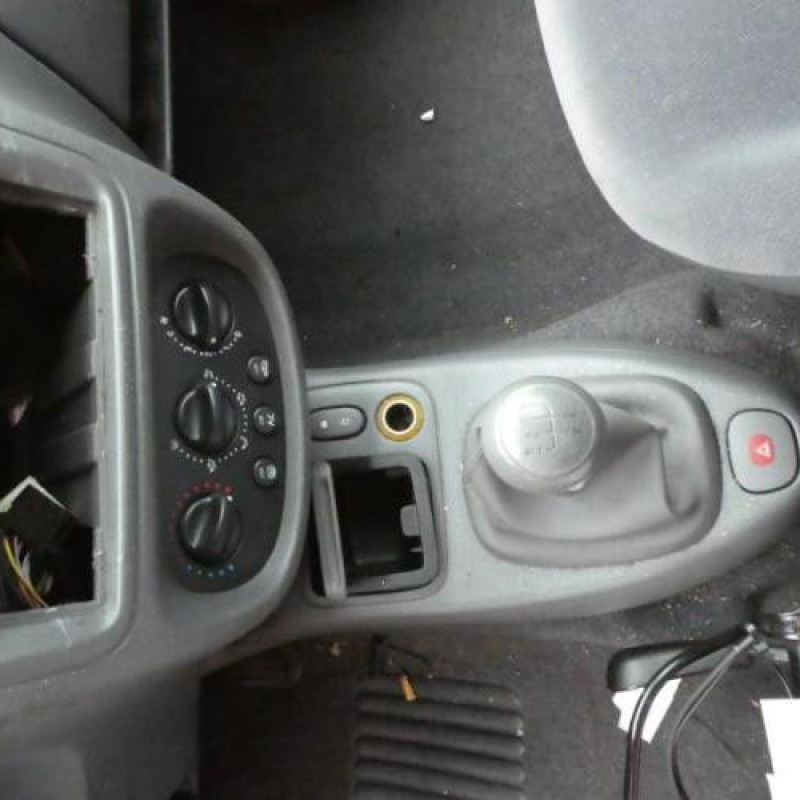 Moteur essuie glace arriere RENAULT CLIO 2 Photo n°15