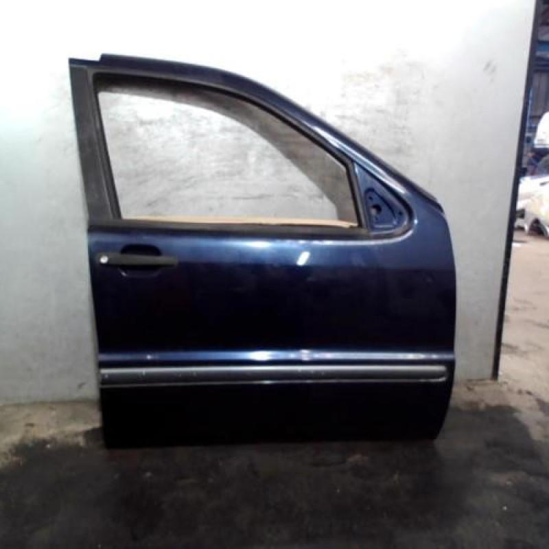Porte avant droit MERCEDES CLASSE M 163 Photo n°1