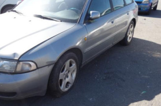 Vitre arriere droit AUDI A4 1