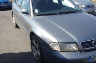 Vitre arriere droit AUDI A4 1