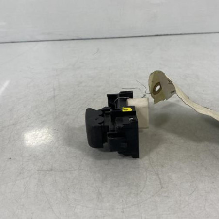 Interrupteur de leve vitre avant droit TOYOTA AURIS 1