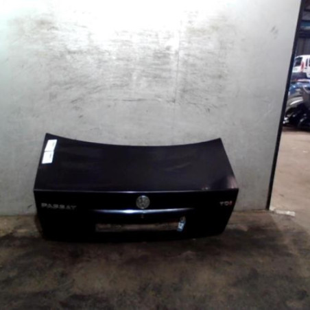 Malle/Hayon arriere VOLKSWAGEN PASSAT 4 Photo n°1