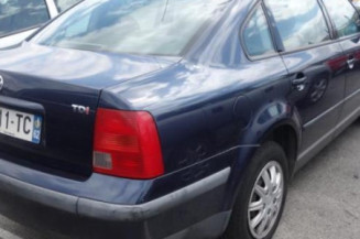 Malle/Hayon arriere VOLKSWAGEN PASSAT 4