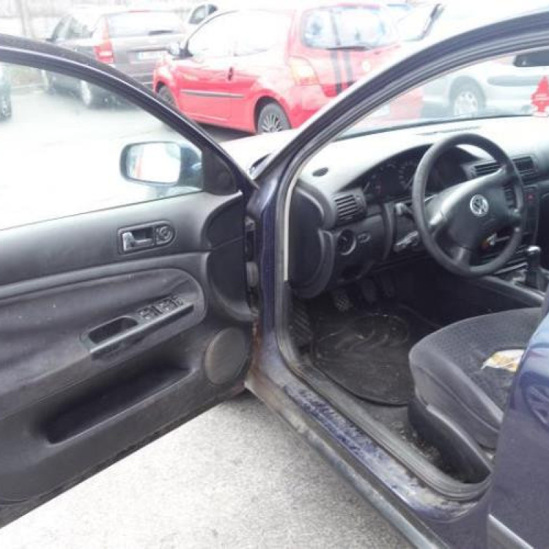 Malle/Hayon arriere VOLKSWAGEN PASSAT 4 Photo n°7